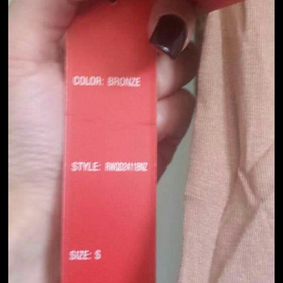 Cold shoulder dress - Picture 4 of 4